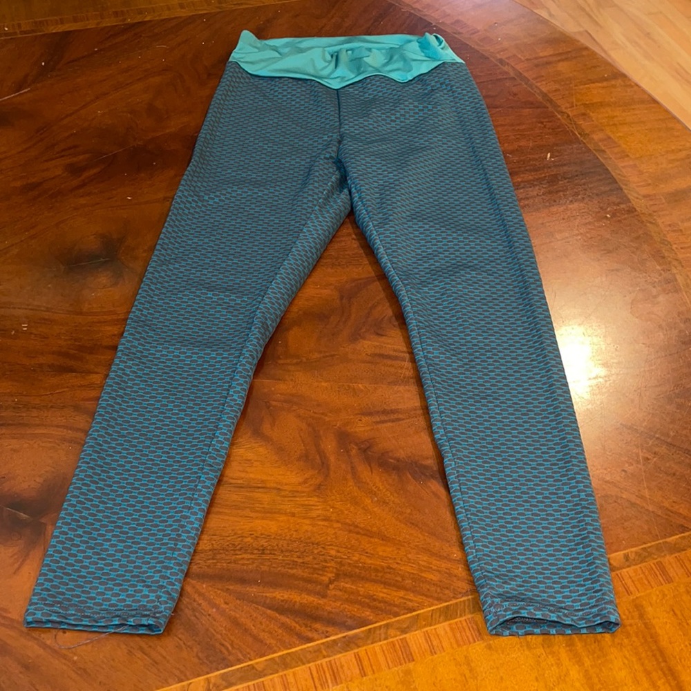 Amazon Booty Lift Leggings Medium